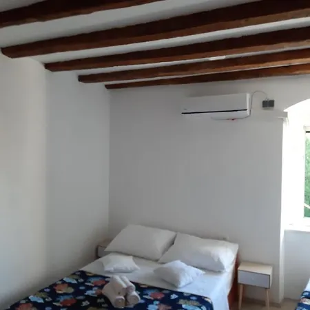 Q&w Apartment Split