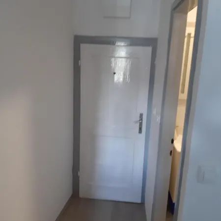Apartment Q&w Split